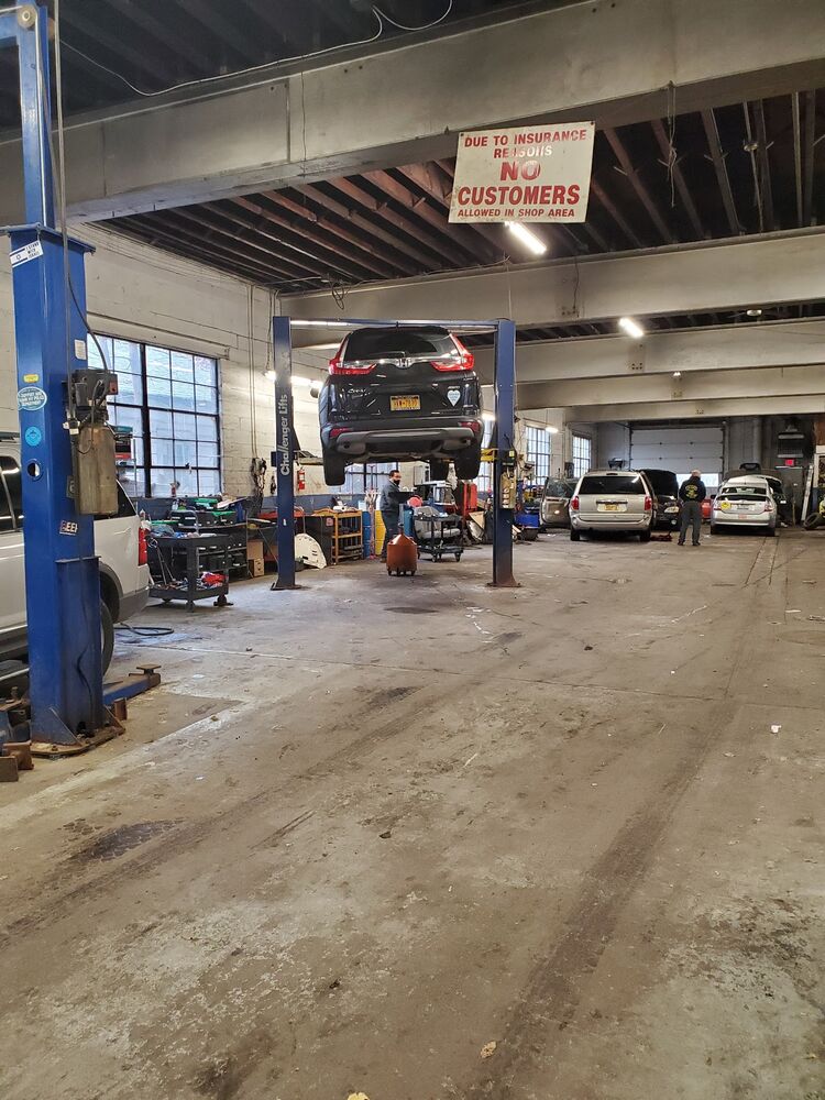 Service bays with lifts